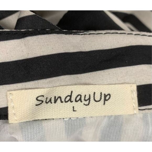 Striped Patterned Ruffled Dress - Picture 6 of 6